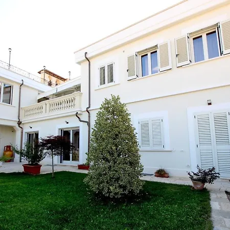 לינה וארוחת בוקר Residenza San Flaviano, Relais Di Charme ל'אקווילה
