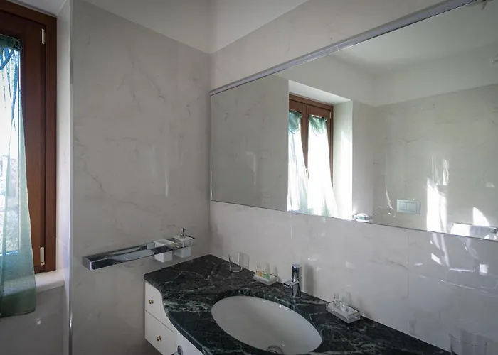 Residenza San Flaviano, Relais Di Charme Alojamento de Acomodação e Pequeno-almoço LʼAquila